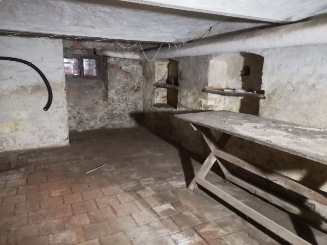 Innenansicht - Leerstehendes ehemaliges Gasthaus mit Saal, integrierter Wohnung und separatem Wohnhaus