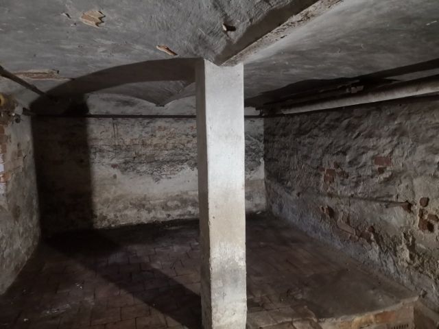 Innenansicht - Leerstehendes ehemaliges Gasthaus mit Saal, integrierter Wohnung und separatem Wohnhaus