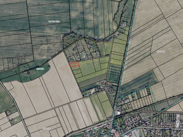 Lageskizze mit Umgebung und Luftbildunterlegung - Verpachtete Landwirtschaftsfläche gegenüber von Wohnhäusern *Natur pur - vor den Toren Berlins*