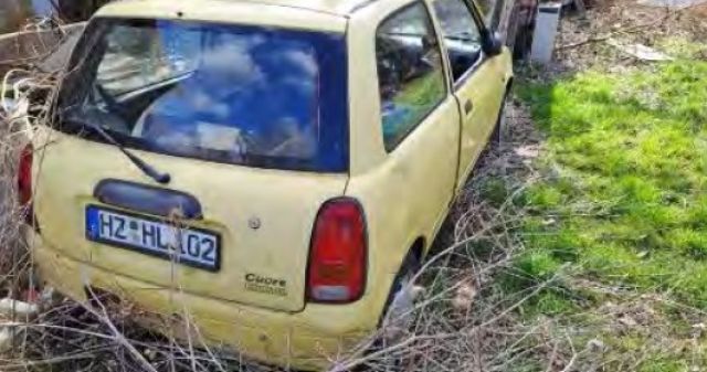 Müllablagerung - Daihatsu - Ruinöse ehemalige Hofstelle **vertragsfrei**