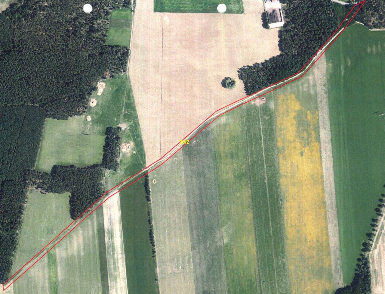 Unbefestigter Weg bei Garlitz **ca. 3,4 Hektar Gesamtfläche**