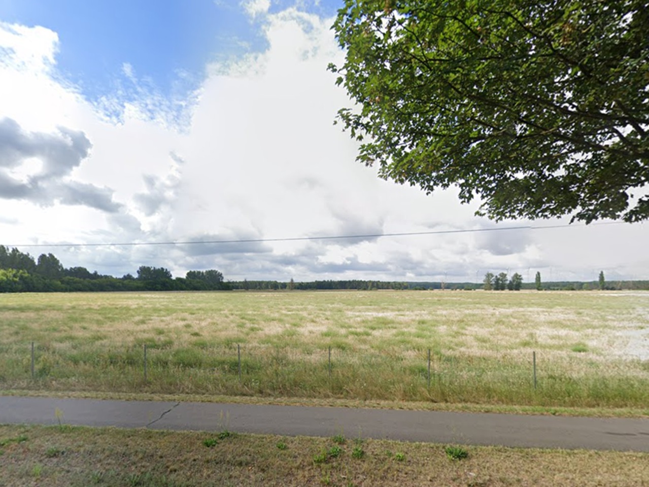 Vertragsfreie Splitterflächen am Rande eines größeren Waldgebietes im Landkreis Märkisch-Oderland