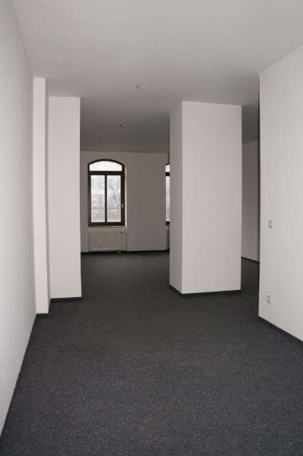 Innenansicht - Blick zur Straße - Bezugsfreie Gewerbeeinheit nahe dem Stadtzentrum von Zwickau