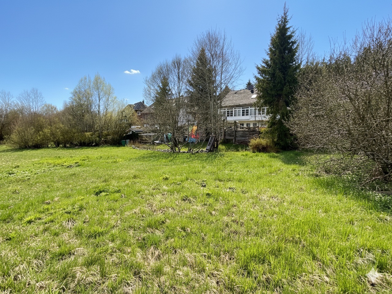 Grundstück im Kurort Hinterzarten im Schwarzwald ca. 27 km von Freiburg (Breisgau) entfernt *vertragsfreie Grünfläche*