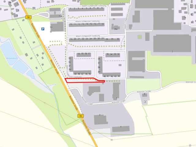Umgebungsskizze - Vertragsfreie mit Gehölzen und Sträuchern bewachsene Grünfläche zwischen einem Wohn- und Gewerbegebiet in der Oberlausitz