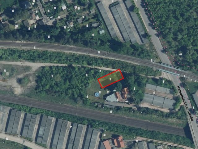 Lageskizze - Grundstück in Halle/Saale - teilweise als Hausgarten genutzt und teilweise Brach- und Wegfläche