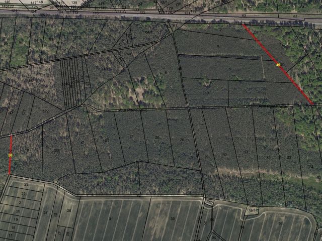 Lageskizze mit Luftbildunterlegung - 2 vertragsfreie Grundstücke innerhalb eines größeren Waldgebietes **etwa 23 km vom Berliner Ring entfernt**