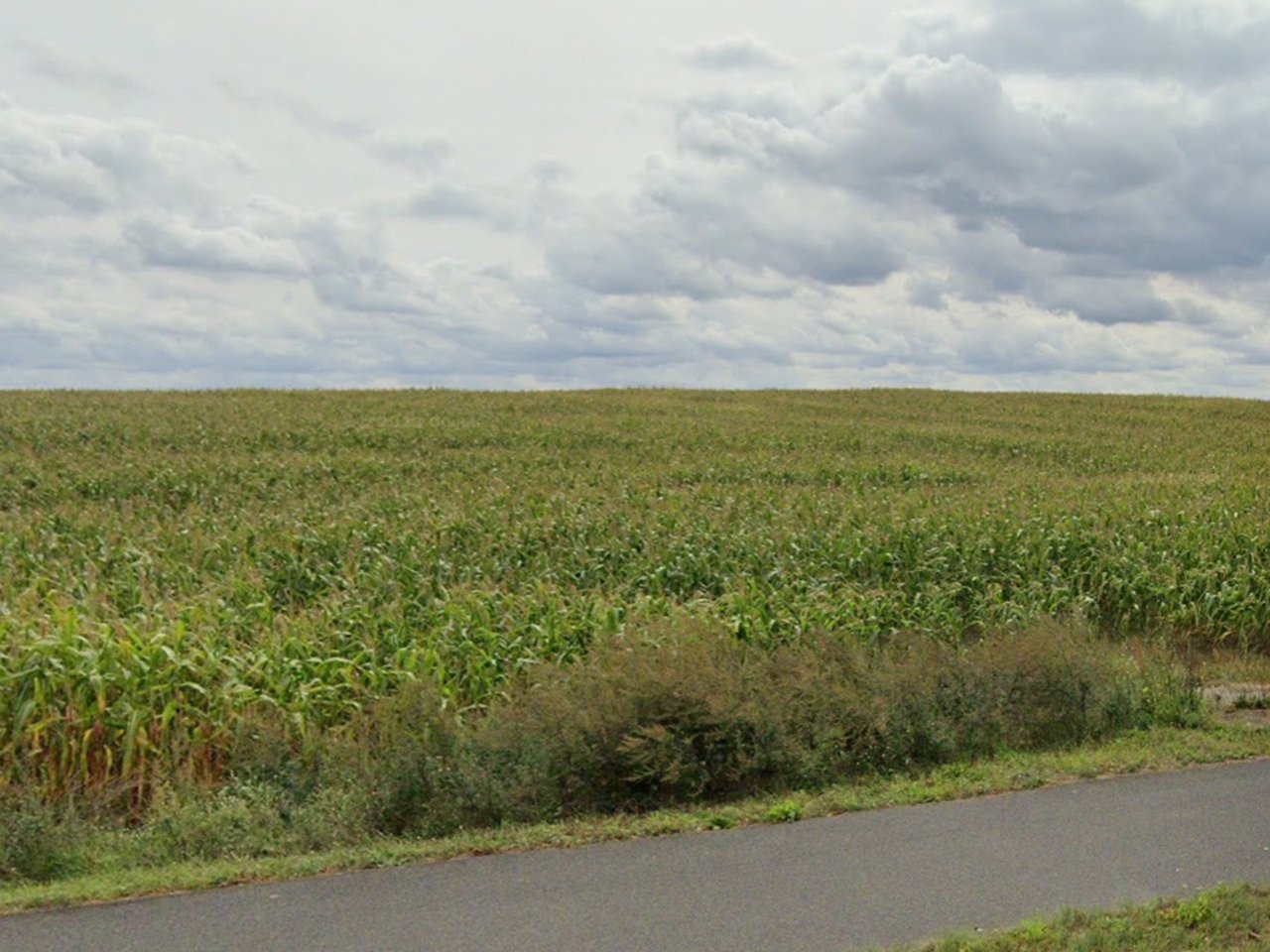 Vertragslos genutzte Splitterfläche nahe des Waldstadions **etwa 26 km vom Berliner Ring entfernt**