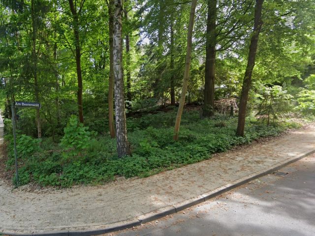 Verkaufsfläche und Umgebung - Vertragsfreies Grundstück neben einem Einfamilienhaus in Hamburg-Eißendorf +einem der grünsten Stadtteile Hamburgs+