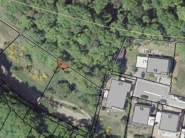 Lageskizze mit Luftbildunterlegung - Flurstück 966 - Teile der ehemaligen Westwallbunkeranlage **etwa 16 km von Saarbrücken und der französischen Landesgrenze entfernt**