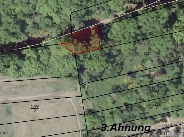 Lageskizze mit Luftbildunterlegung - Flurstück 1055/3 - Teile der ehemaligen Westwallbunkeranlage **etwa 16 km von Saarbrücken und der französischen Landesgrenze entfernt**