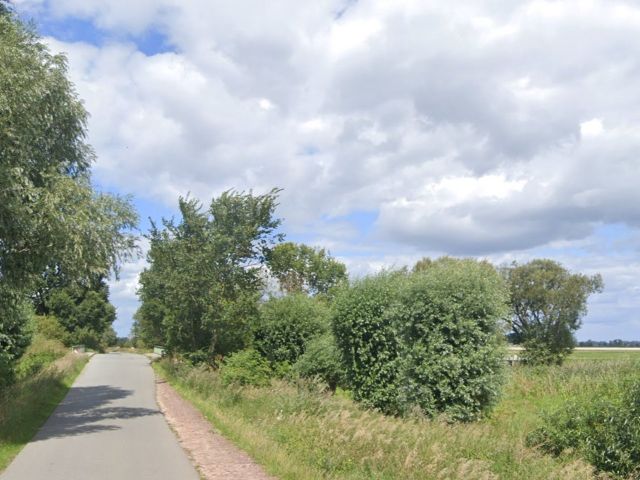 Blick auf die Verkaufsfläche und Umgebung - 2/24 Miteigentumsanteil an einem Grundstück südöstlich vom Mühlenrhin