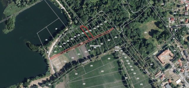 Lageskizze mit Luftbildunterlegung - Flurstück 480 und Wegeflurstück 486 - Vertragsfreie Waldfläche nahe dem Baggersee & dem Schloss Gusow