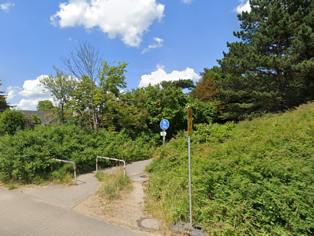 2 Splitterflächen hinter einem Wohnhaus ++nahe der Elbbrücke und ca. 6 km von der Hamburger Stadtgrenze entfernt++
