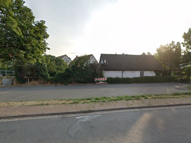 Blick auf die Verkaufsflächen und Umgebung - 2 kleine Grundstücke (Vorgarten/Garten) an einem Wohnhaus ++ mit Top Verkehrsanbindung nach Hannover++