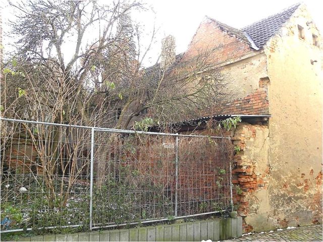 Rückseite Verkaufsobjekt - Denkmalgeschütztes, ruinöses Wohn- und Geschäftshaus mit Nebengebäuden gegenüber der Stadtkirche St. Marien