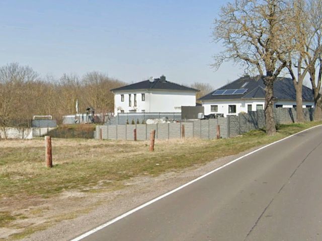 Verkaufsfläche und Umgebung - Vertragsfreie Straßenbegleitfläche neben Wohnbebauung **nahe der Burg Wanzleben und dem Schlosspark**
