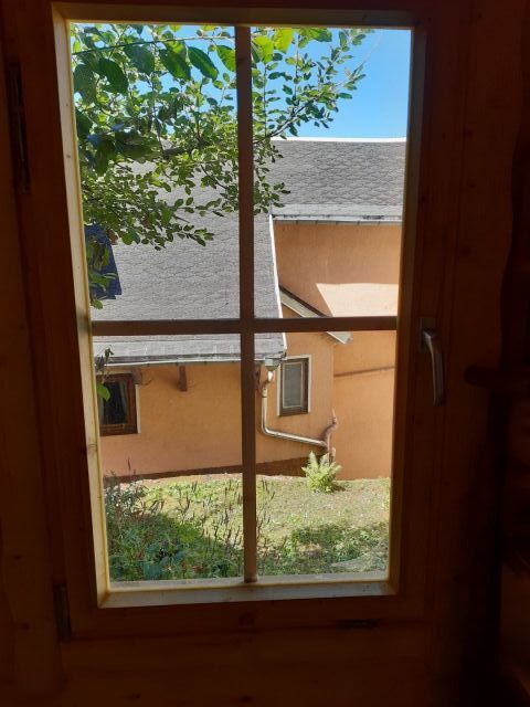 Blick aus dem Fenster - Gartengrundstück mit kleinem Holzgartenhäuschen im Erholungsort Kleinschmalkalden im Thüringer Wald ** lt. FNP Mischgebiet