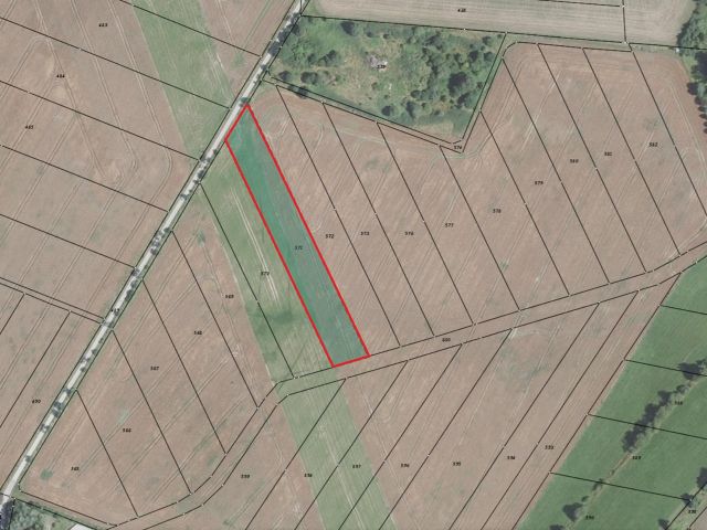 Lageskizze mit Luftbildunterlegung - 1/2 Miteigentumsanteil an einer verpachteten Landwirtschaftsfläche nordöstlich der Kleinsiedlung Hetzeberg