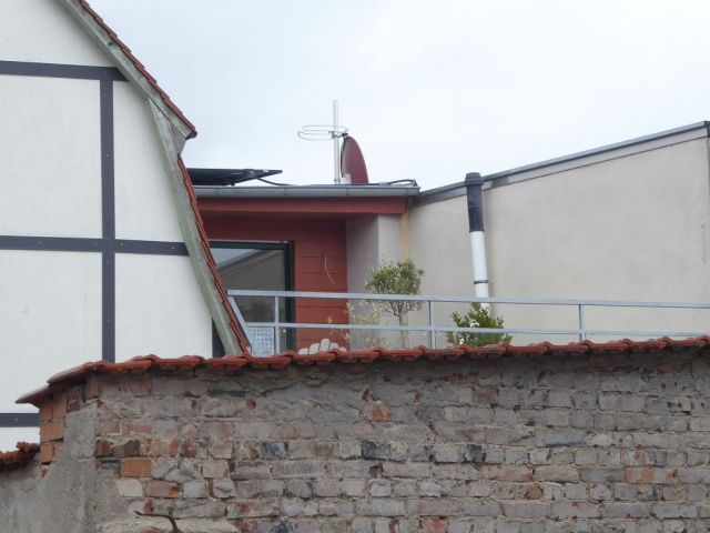 Blick auf Dachterrasse - Vermietetes Wohn- und Geschäftshaus in zentraler Innenstadtlage * mit einer Jahresnettomiete von 13.110 € und einer PV-Anlage *