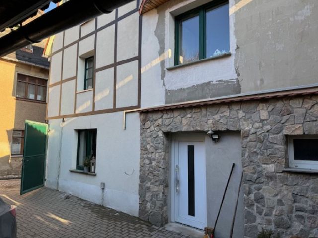 Blick auf Innenhof mit Zugang zum WGH - Vermietetes Wohn- und Geschäftshaus in zentraler Innenstadtlage * mit einer Jahresnettomiete von 13.110 € und einer PV-Anlage *