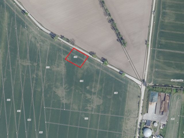 Lageskizze mit Luftbildunterlegung sowie Umgebung - Vertragslos genutzte Landwirtschaftsfläche westlich der A24 *im Landkreis Ostprignitz-Ruppin*