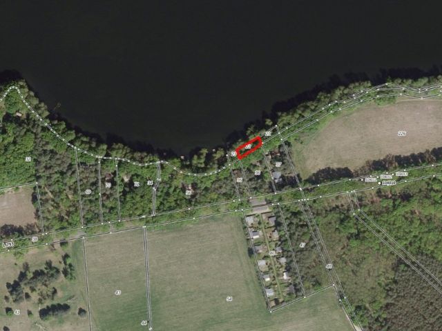 Lageskizze mit Umgebung und Luftbildunterlegung - Vertragsfreies Ufergrundstück am Siethener See **etwa 20 km von Berlin entfernt**