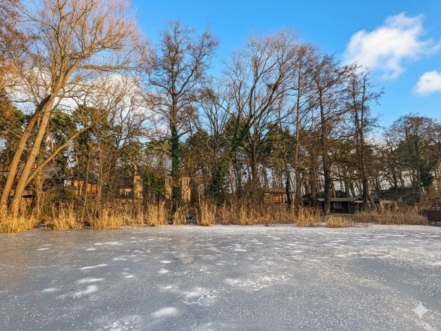 Blick auf die Verkaufsfläche und Umgebung - Vertragsfreies Ufergrundstück am Siethener See **etwa 20 km von Berlin entfernt**