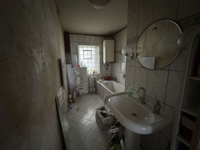 Innenansicht OG - Leerstehendes Wohnhaus in Zentrumslage von Arzberg
