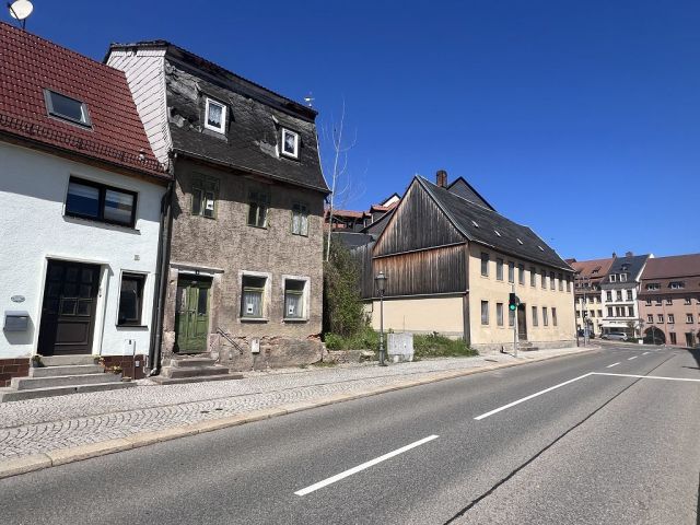 Blick auf Verkaufsobjekt und Umgebung - Ehemaliges Wohnhaus in Waldenburg in einem gepflegten Umfeld und nur wenige Meter vom Marktplatz entfernt