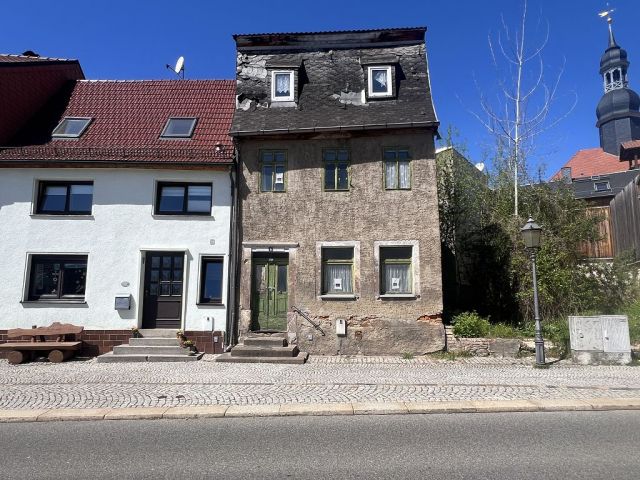 Blick auf Verkaufsobjekt und Umgebung - Ehemaliges Wohnhaus in Waldenburg in einem gepflegten Umfeld und nur wenige Meter vom Marktplatz entfernt