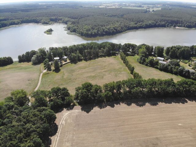 Blick Richtung Verkaufsfläche und auf die Umgebung - Vertragsfreie Erholungsfläche in unmittelbarer Ufernähe zum Settiner See **ca. 24 km von Schwerin entfernt**