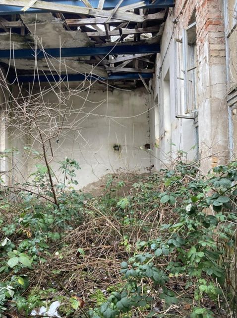 Innenansicht Wasseraufbereitungsanlage - Leerstehendes, ehemaliges Pförtnergebäude & Wasseraufbereitungsanlage innerhalb des Gewerbe- und Industrieparks ´Brefeld´ 