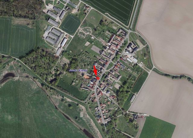 Umgebungsskizze - Leerstehendes, stark sanierungsbedürftiges Einfamilienhaus im Dreiländereck von Sachsen, Brandenburg und Sachsen-Anhalt 