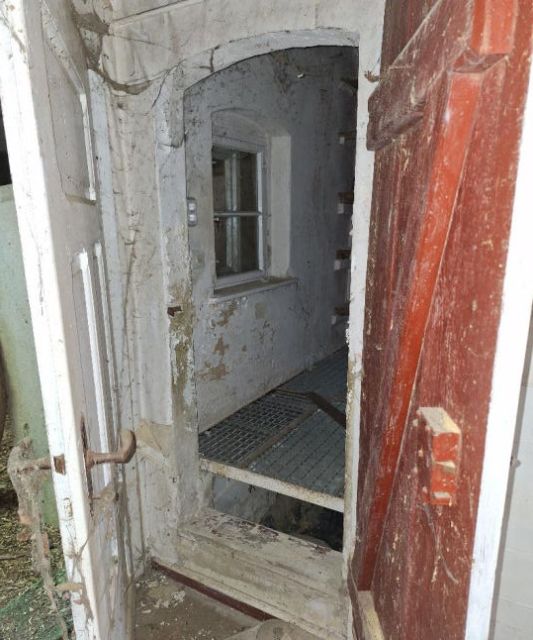 Ehemalige Speisekammer - Leerstehendes, stark sanierungsbedürftiges Einfamilienhaus im Dreiländereck von Sachsen, Brandenburg und Sachsen-Anhalt 