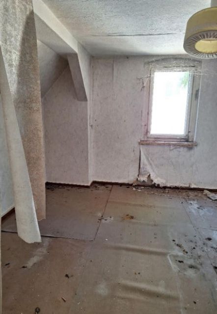 Innenansicht OG - Leerstehendes, stark sanierungsbedürftiges Einfamilienhaus im Dreiländereck von Sachsen, Brandenburg und Sachsen-Anhalt 