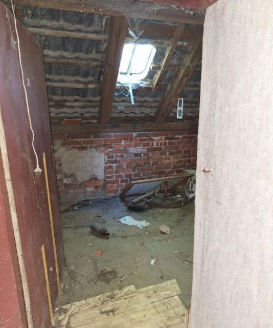 Innenansicht - Leerstehendes, stark sanierungsbedürftiges Einfamilienhaus im Dreiländereck von Sachsen, Brandenburg und Sachsen-Anhalt 