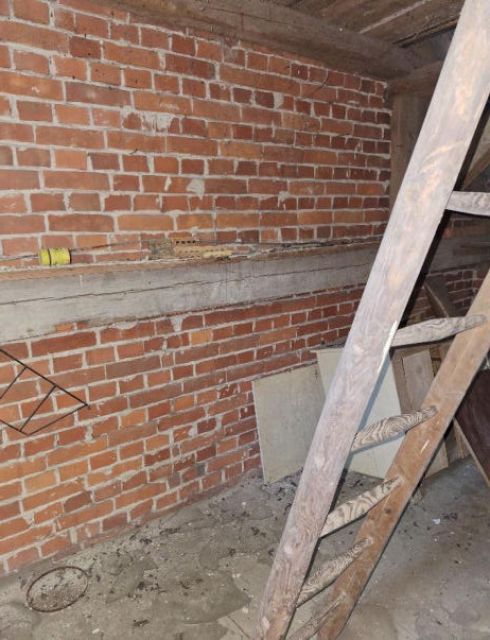 Innenansicht OG - Leerstehendes, stark sanierungsbedürftiges Einfamilienhaus im Dreiländereck von Sachsen, Brandenburg und Sachsen-Anhalt 