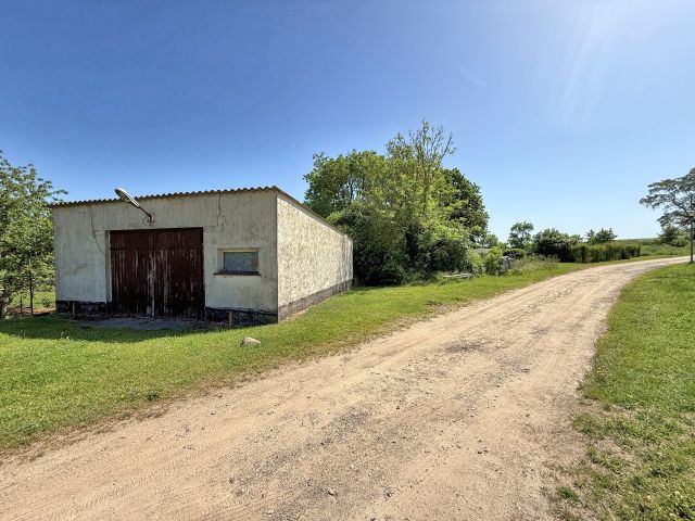 Garage - Grundstück mit leerstehender Garage & vertragslos genutztem Garten nebst Bungalow *in der Uckermärkischen Seenlandschaft*