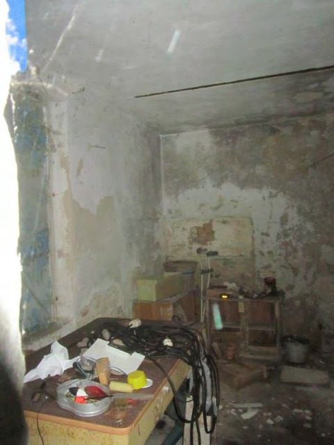 Ehemaliges Lagergebäude Innenansicht - Ruinöses Einfamilienhaus mit diversen ehemaligen Nebengebäuden (u. a. Stall, Waschhaus, Schuppen) *zwischen Leipzig & Magdeburg*