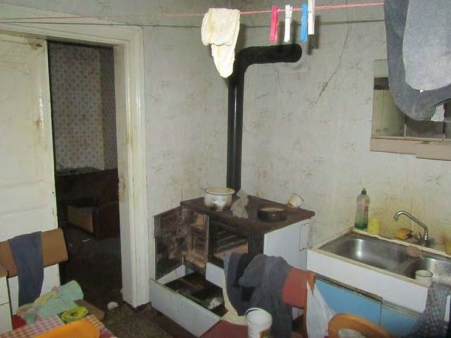 Ehemaliges Wohnhaus Innenansicht - Ruinöses Einfamilienhaus mit diversen ehemaligen Nebengebäuden (u. a. Stall, Waschhaus, Schuppen) *zwischen Leipzig & Magdeburg*