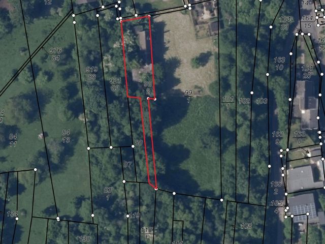 Lageskizze mit Luftbildunterlegung - Eigentumswohnung in einem stark sanierungsbedürftigen Zweifamilienhaus *ca. 2 km westl. vom Rhein & 13 km von Bonn entfernt*