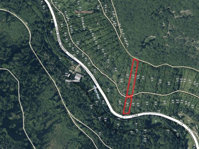 Lageskizze mit Luftbildunterlegung - Vertragsfreie Grundstücke an der Straße ´Altlayer Bachtal´ (L194) **südöstlich der Mosel**