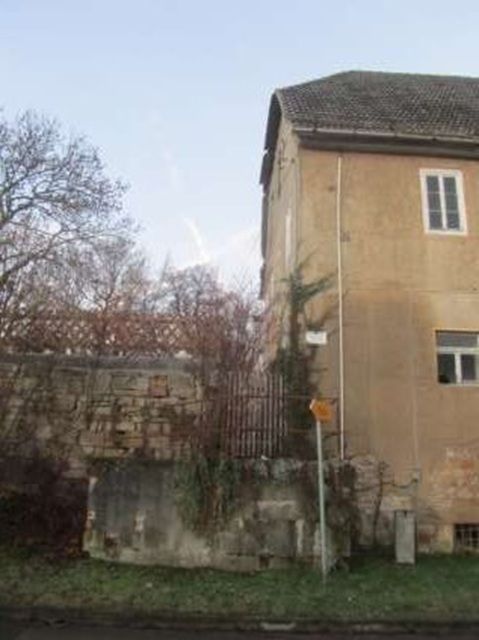 Zugang über Treppe - Ehemaliges vertragsfreies Wohn- und Lagerhaus **unweit der Landesgrenze zu Thüringen**