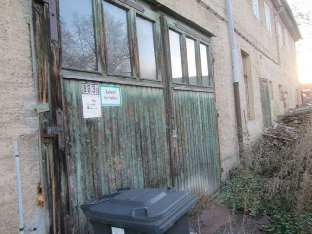 Garage - Ehemaliges vertragsfreies Wohn- und Lagerhaus **unweit der Landesgrenze zu Thüringen**