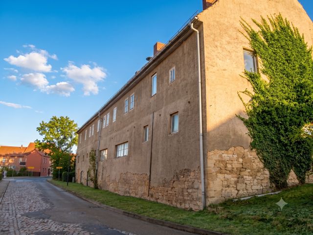 Verkaufsobjekt und Umgebung - Ehemaliges vertragsfreies Wohn- und Lagerhaus **unweit der Landesgrenze zu Thüringen**
