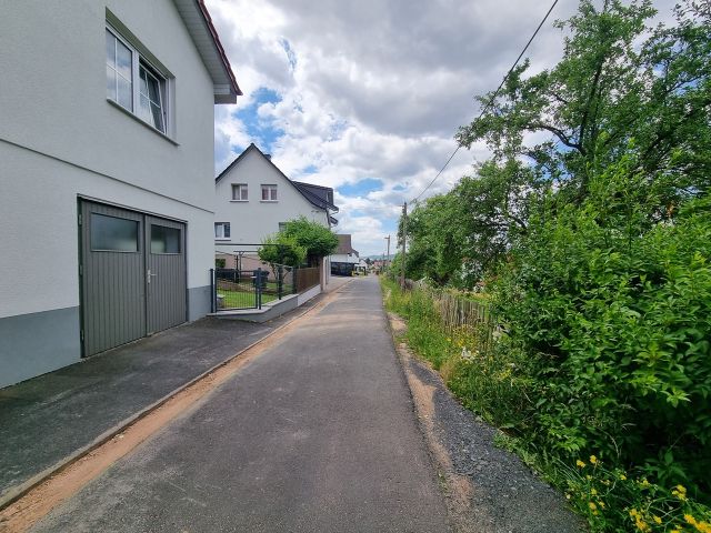 Umgebung - Blick in die Gartenstraße - Unbebautes Grundstück mit wunderschöner Sicht auf das Werratal ++ lt. Flächennutzungsplan Gemischte Baufläche ++