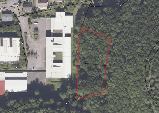 Lageskizze mit Luftbildunterlegung - Vertragsfreie Waldfläche direkt an der Berufsbildenden Schule Südliche Weinstraße ++etwa 27 km von Kaiserslautern entfernt++