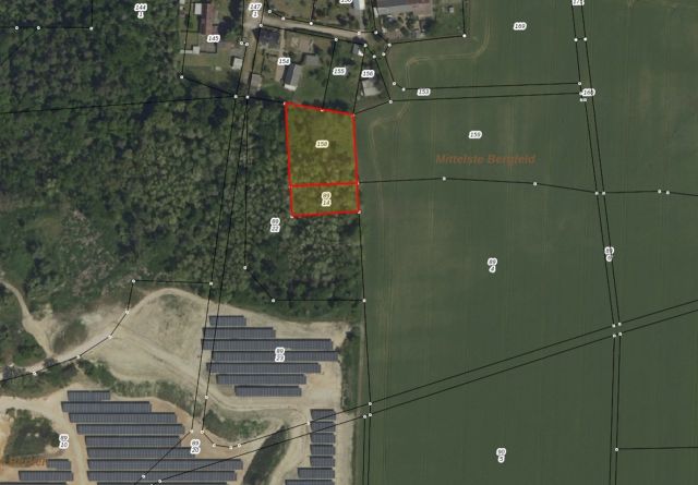 Lageskizze mit Luftbildunterlegung - Flurstücke 89/14 und 158 - Vertragsfreie Waldfläche (etwa 3.986 m²) und vertragslos genutztes Grundstück (etwa 488 m²)