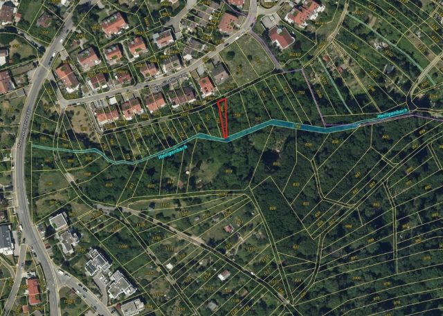 Lageskizze mit Umgebung und Luftbildunterlegung - Fläche für Freizeitgärten: Ufergrundstück am Heiligenbach an der Wohnbebauung in Stuttgart-Heumaden